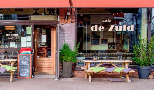 Happy Hour in Amsterdam-Cafe de Zuid