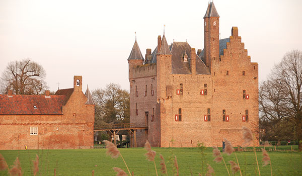 must visit castles-doornenburg