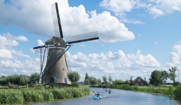 Moving to the Netherlands-featured