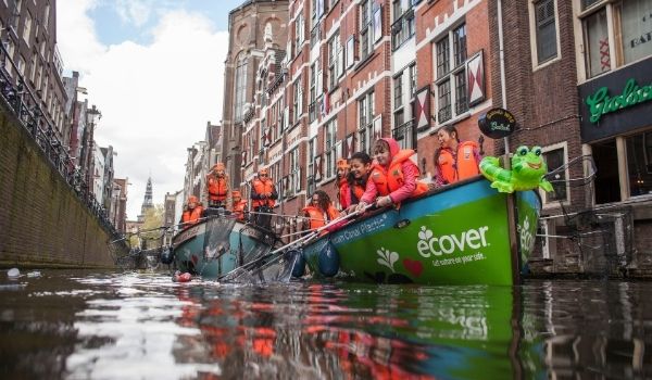 Cleaning the Canals-Plastic Whale-education