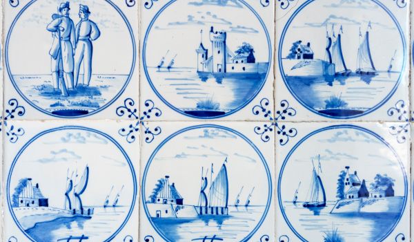 two rows of delftware tiles presented as a dutch gift idea