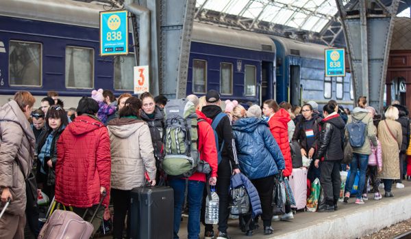 Ukrainian refugees at Lviv train station