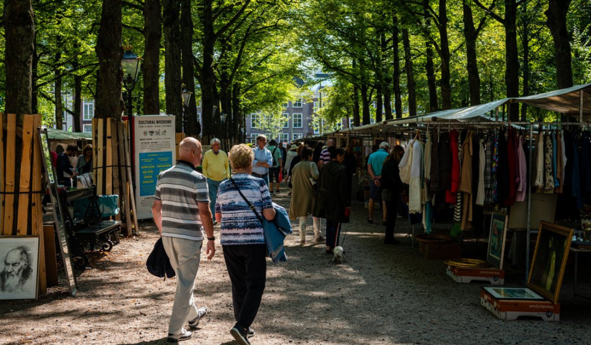 Antique and book market in The Hague