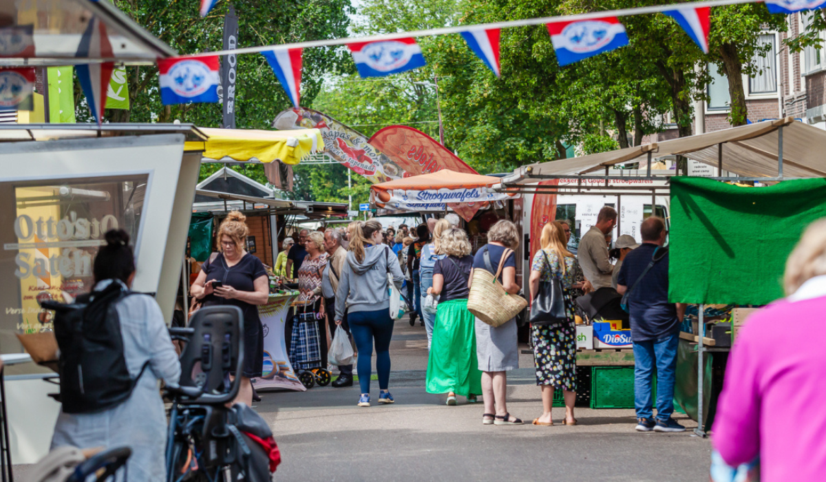 Stevinstraat market in The Hague