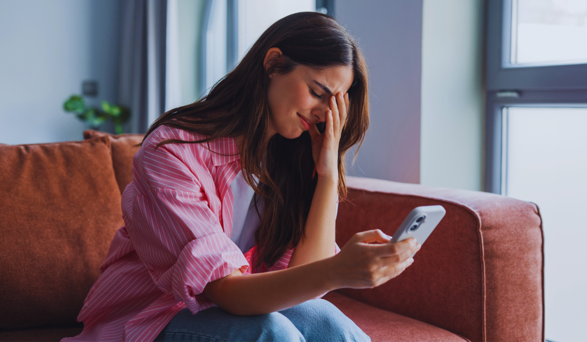 A frustrated young Dutch woman as a victim of cyber crime