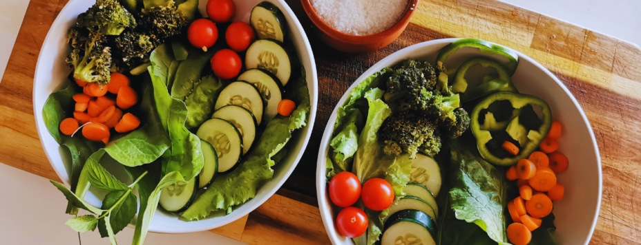 Salads on a tray representing new dietary guidelines in the Netherlands