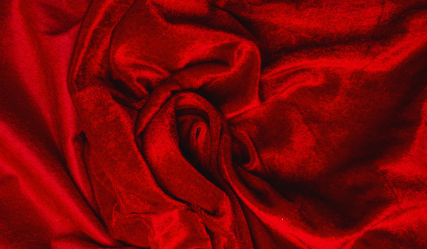 deep red velvet resembling vulvalippen